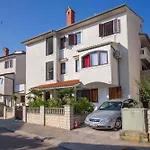 Apartment In 14882 Mali Lošinj