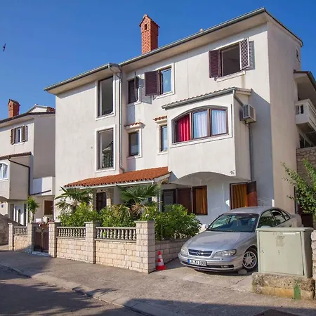 Apartment In 14882 Mali Losinj
