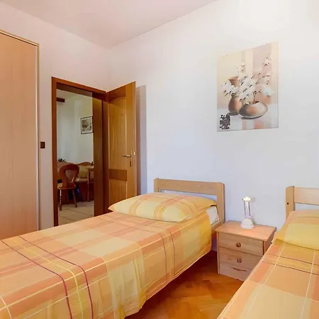 Apartment In 14882 Mali Losinj