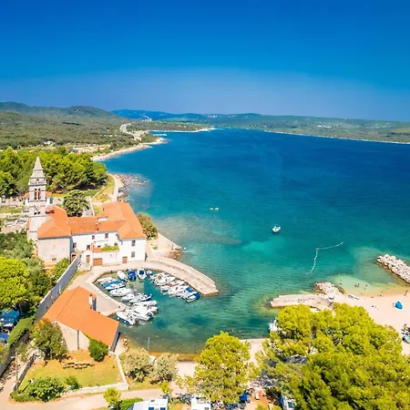 Apartment In 14882 Mali Lošinj